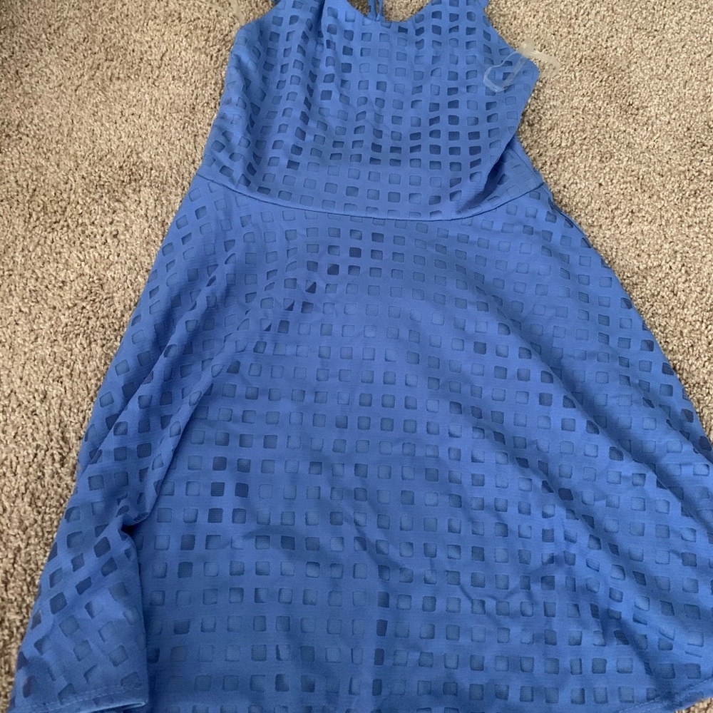 Cute girls casual dress, no wrinkles